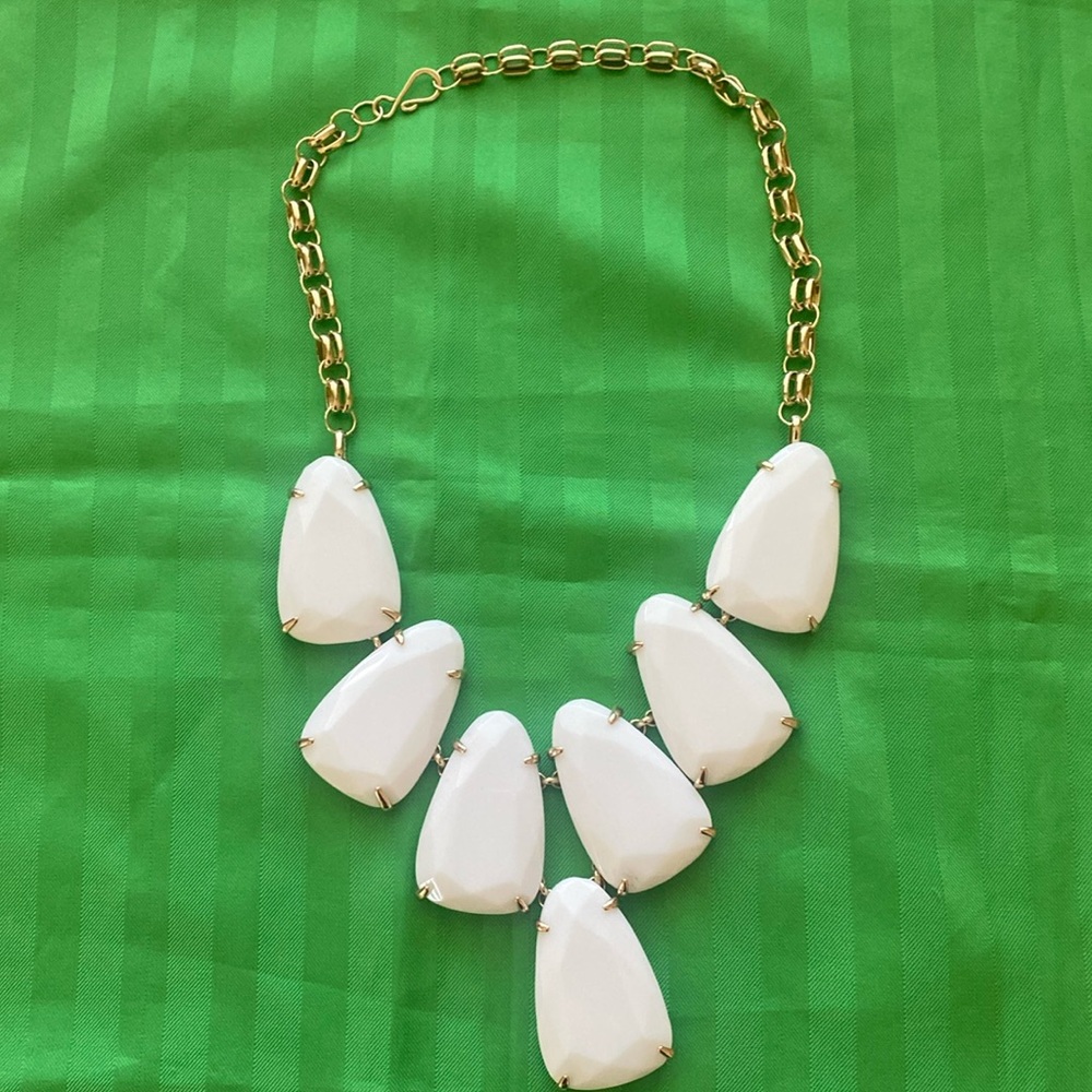 Kendra Scott White Jewel Necklacee